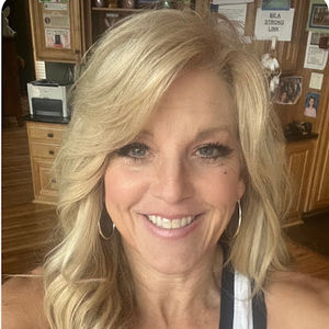 Meet your Posher, Lori